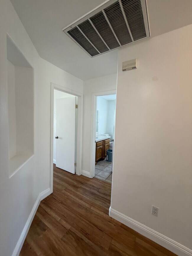 Building Photo - 5800 Potenza Ln