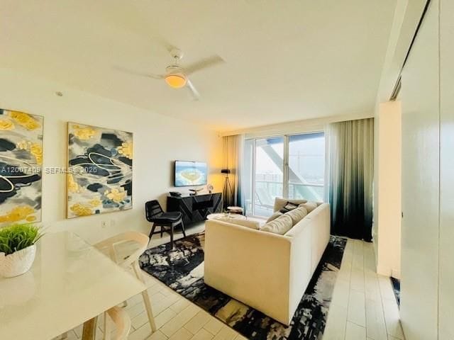 Building Photo - 3101 Bayshore Dr