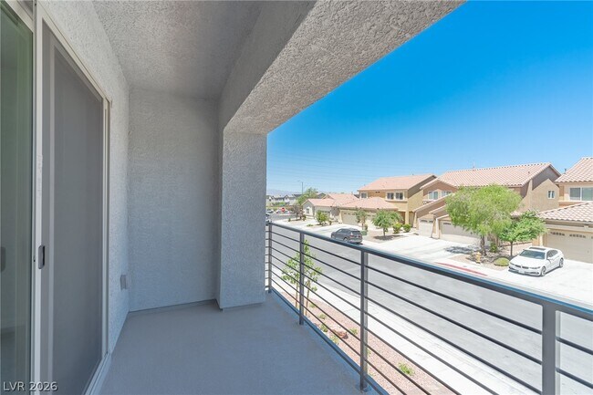 Building Photo - 5733 S Tioga Way