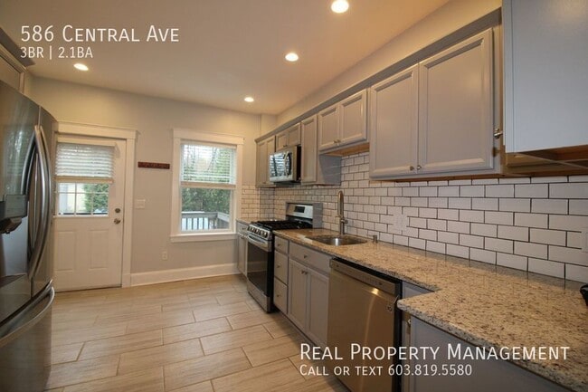 Building Photo - 586 Central Ave