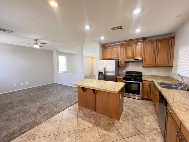 Building Photo - 4 bedroom, 3 bathroom home located in Southwest, NV!