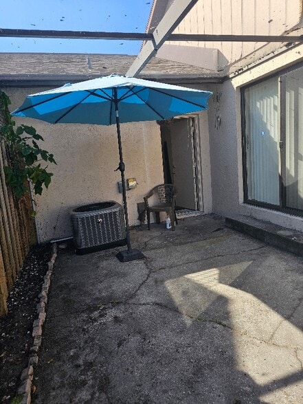 Building Photo - 6391 Gateway Ave