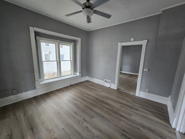 Building Photo - 714 W 1st St