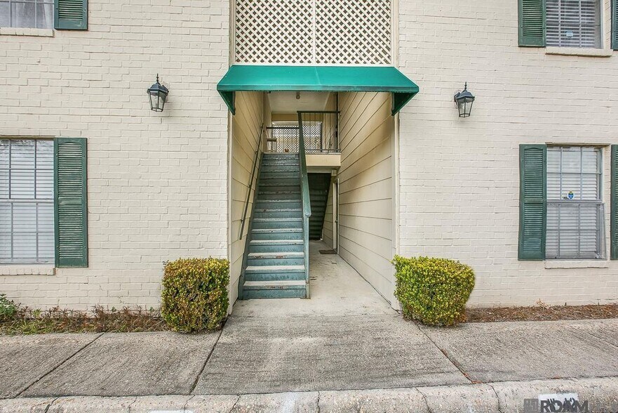 Building Photo - 9855 Jefferson Hwy