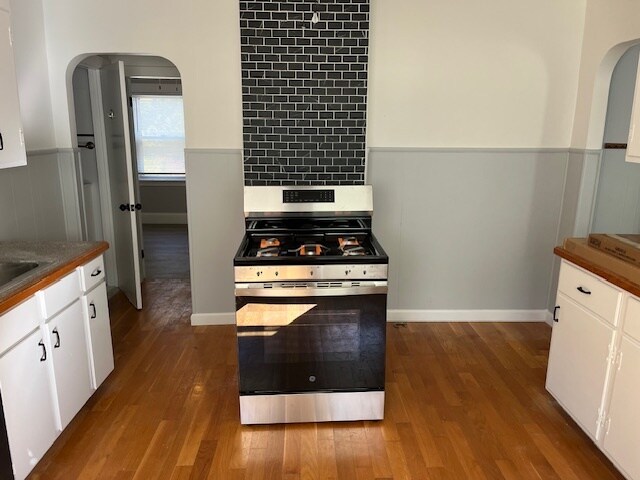 Kitchen - 11 Central Ave