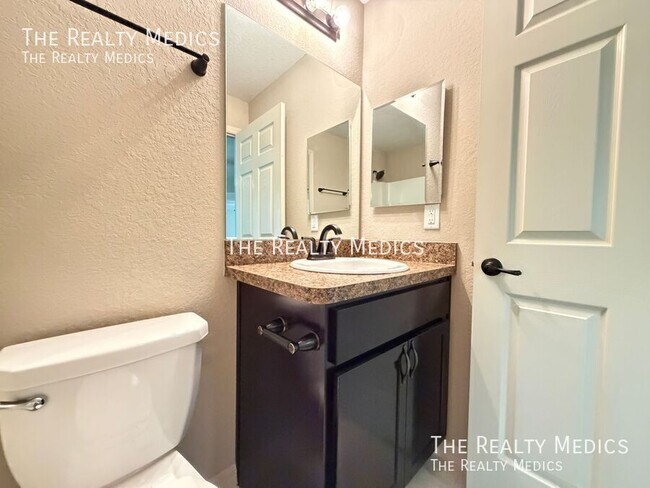 Building Photo - 4864 SE 137th Pl