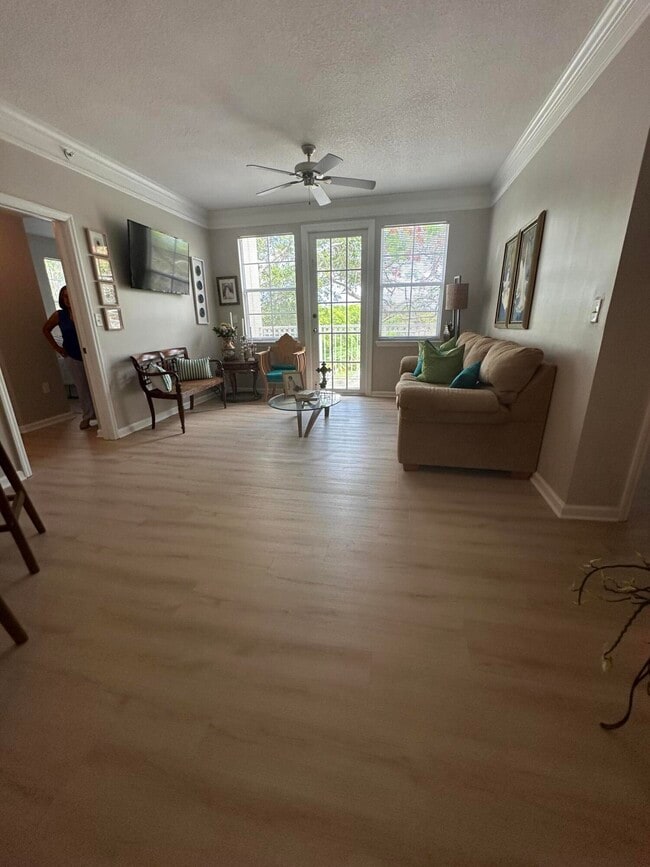 Building Photo - 9825 Baywinds Blvd