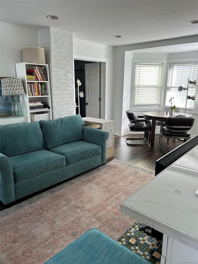 Building Photo - 29 Dale Ave