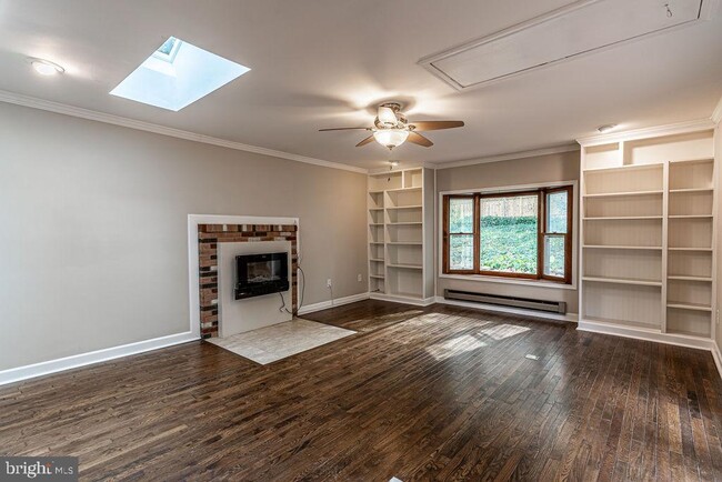 Building Photo - 8617 Kerry Ln