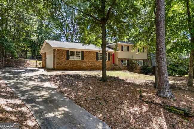 Building Photo - 527 University Cir