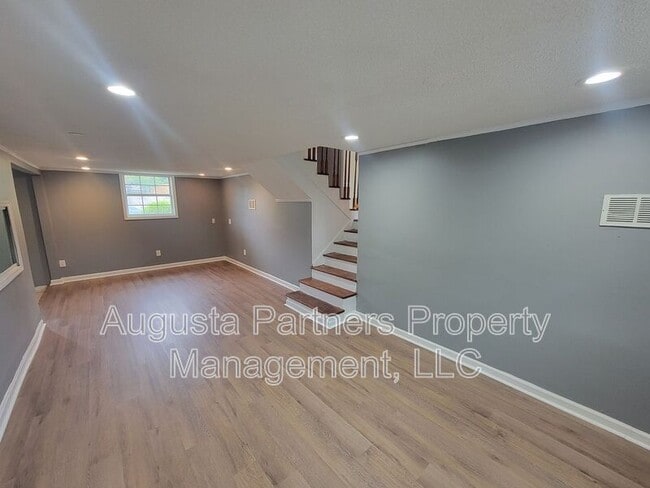 Building Photo - 3513 Wyevale Dr