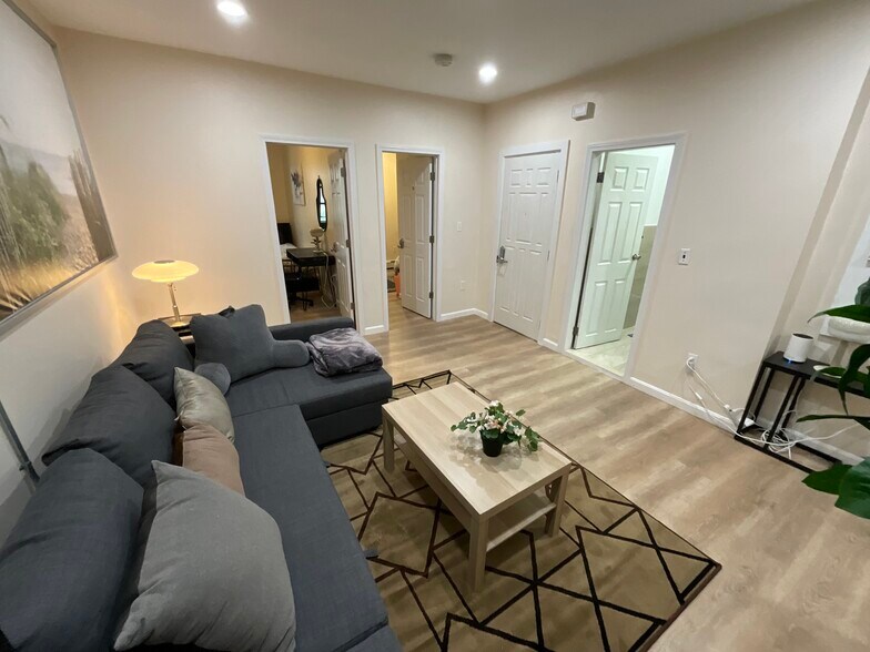 Building Photo - 871 Harrison Ave