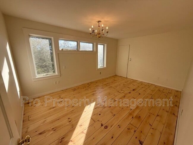 Building Photo - 500 Nonnewaug Rd