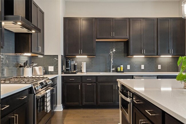 Building Photo - 4501 Jackson Ave