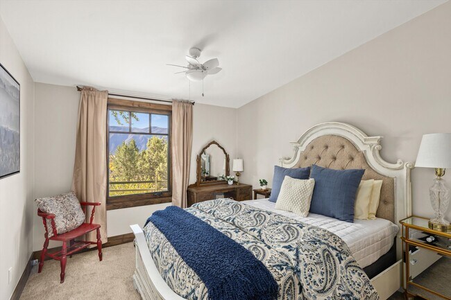 Building Photo - 641 Pinon Dr