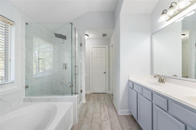 Building Photo - 90 Panterra Way