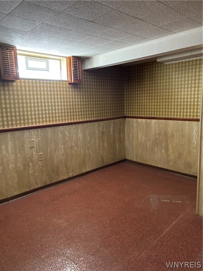 Building Photo - 42 Kerr Ave