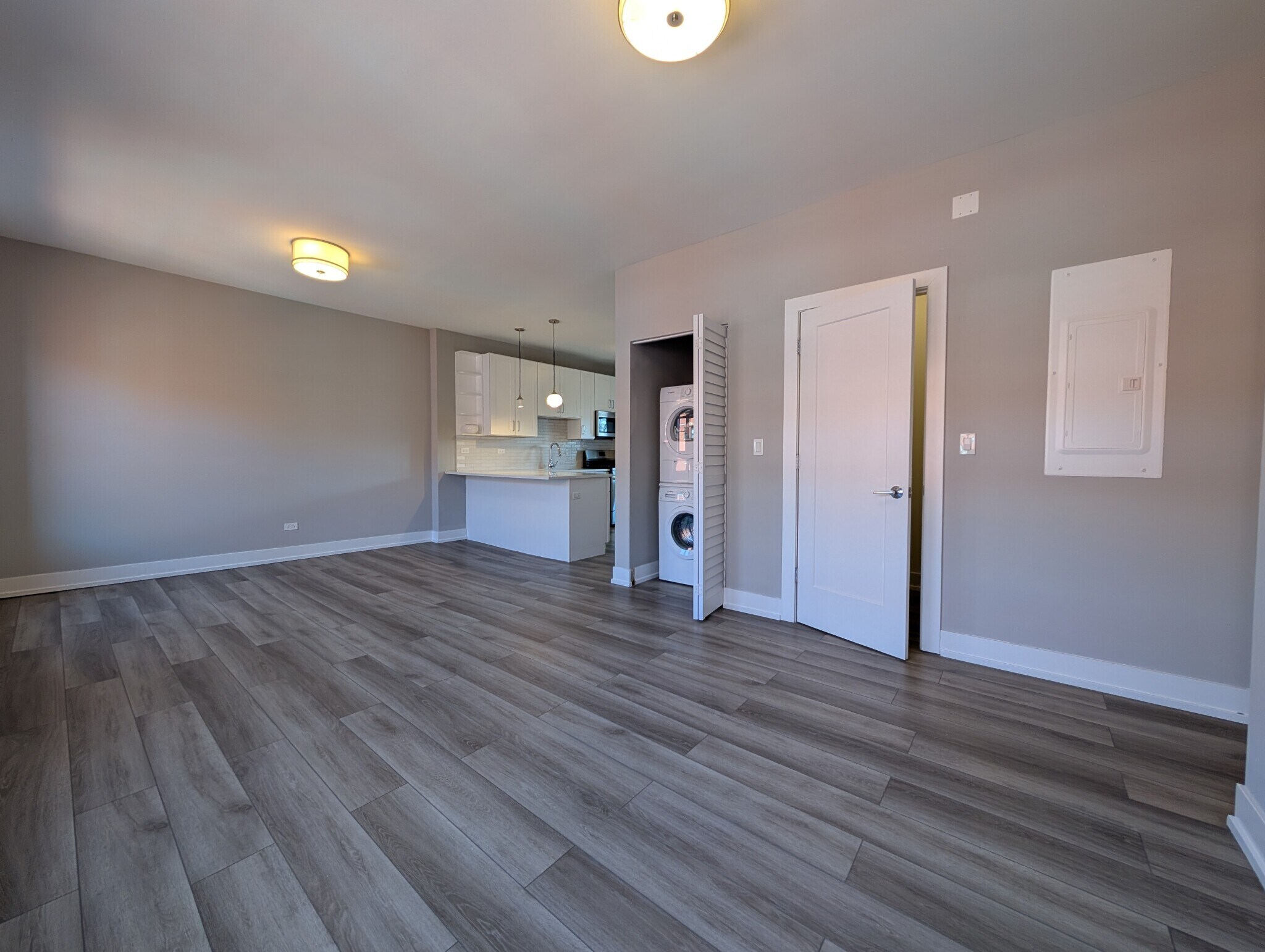 Building Photo - 3943 N Janssen Ave