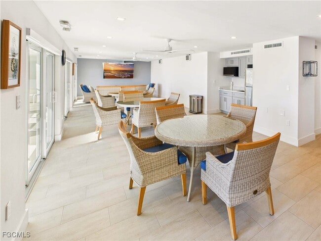 Building Photo - 25870 Hickory Blvd