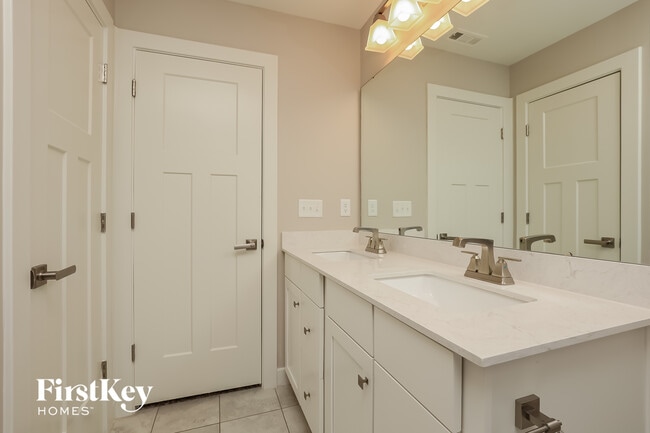 Building Photo - 2932 Leatherwood Dr