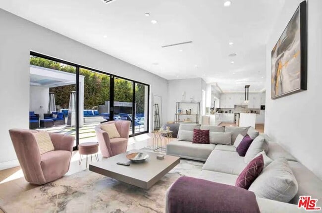 Building Photo - 13812 Cumpston St