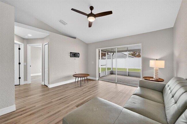 Building Photo - 523 Napa Valley Cir