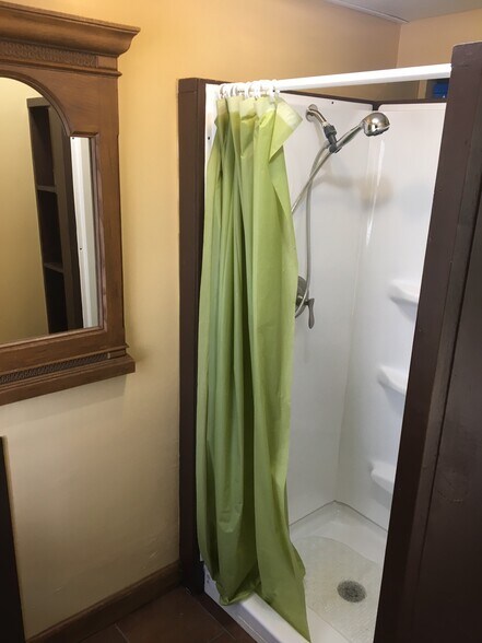 shower stall - N8133 Franklin Rd