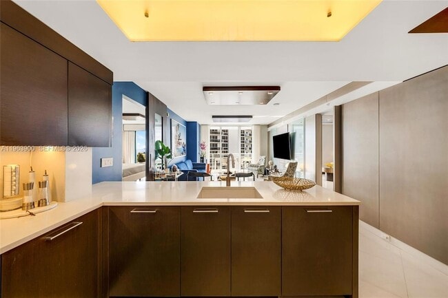 Building Photo - 2821 N Ocean Blvd