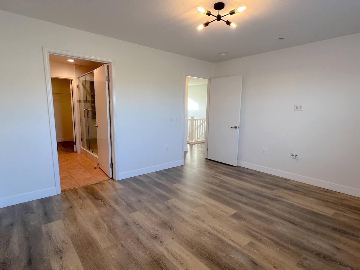 Building Photo - 16710 Nicklaus Dr