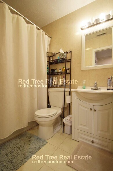 Unit 4 - 195 Winthrop Rd