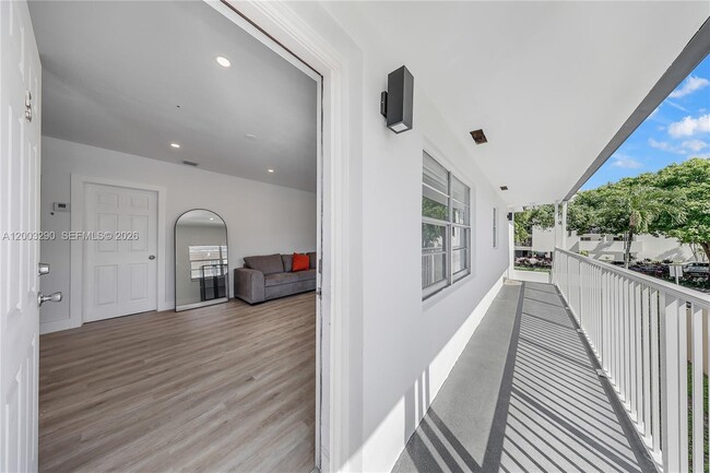 Building Photo - 2464 SW 22nd St