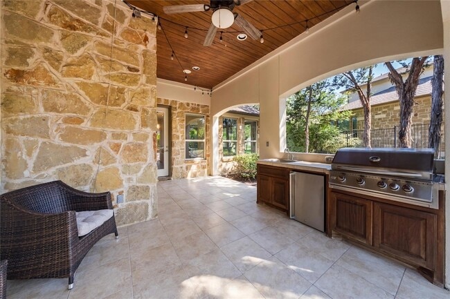 Building Photo - 108 Kildrummy Ln
