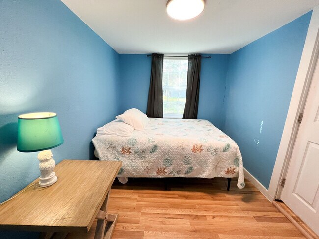 Building Photo - 822 N Ann St