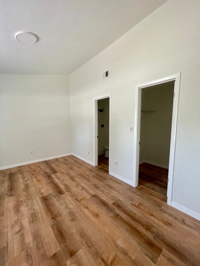 Building Photo - Renovated 3-Bed Home with Modern Upgrades ...