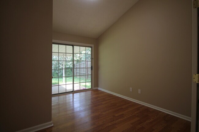 Building Photo - 316 Squires Rd