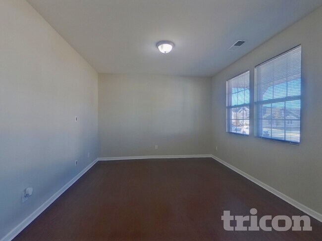 Building Photo - 1418 Kings Grove Dr