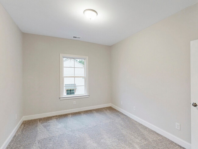 Building Photo - 3070 Poppy Ln
