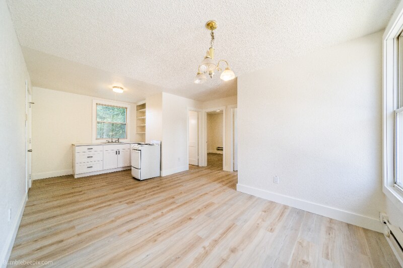 Building Photo - 725 2nd St