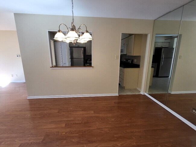 Building Photo - 7510 Farmingdale Dr