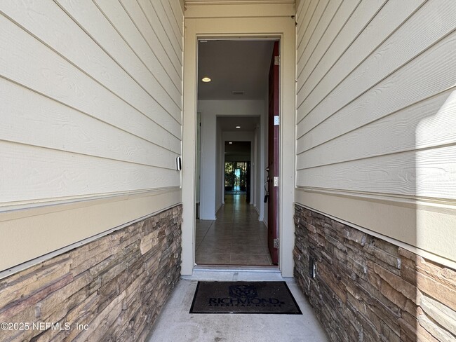 Building Photo - 2904 Laurel Springs Dr