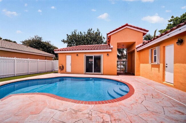 Building Photo - 685 SW 198th Terrace