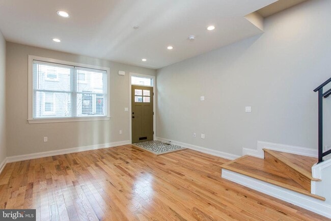 Building Photo - 2052 Gerritt St