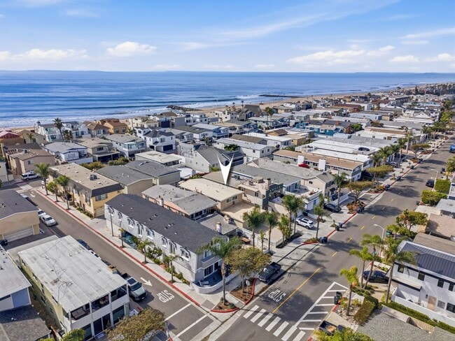 Building Photo - 4911-4911 River Ave