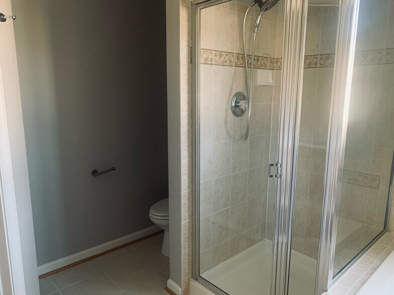 Master Bathroom 2 - 6520 Landing Way
