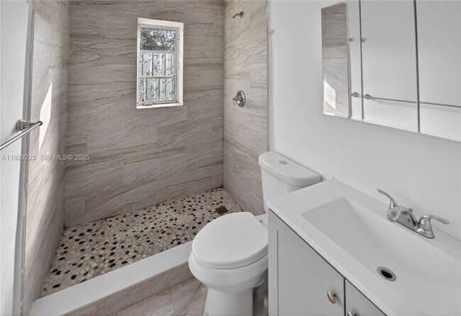 Building Photo - 1135 Marseille Dr