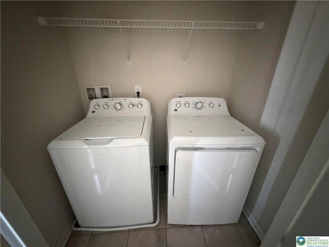 Building Photo - 4960 Brookside Ct