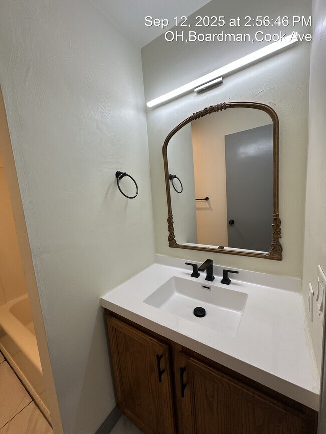 Building Photo - 865 Cook Ave