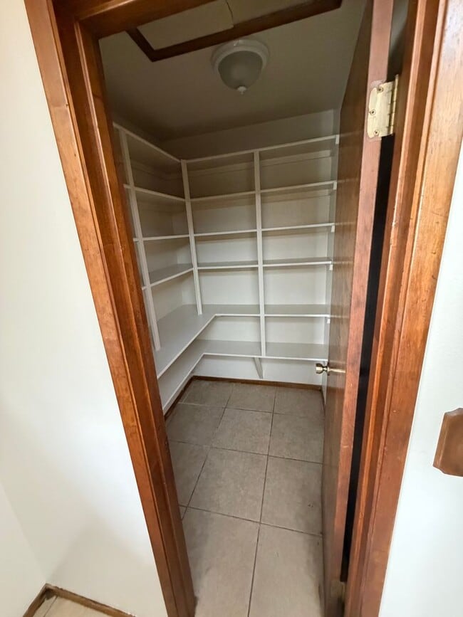 Building Photo - 3 bedroom 2 bath home for rent