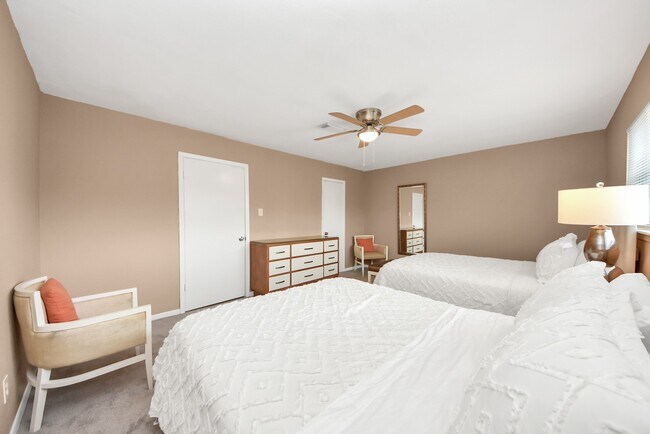 Building Photo - 6710 Biggs Ct