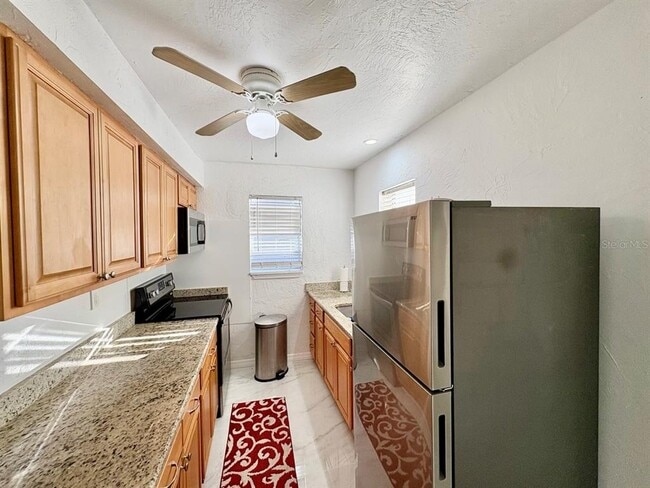 Building Photo - 524 E Lime St